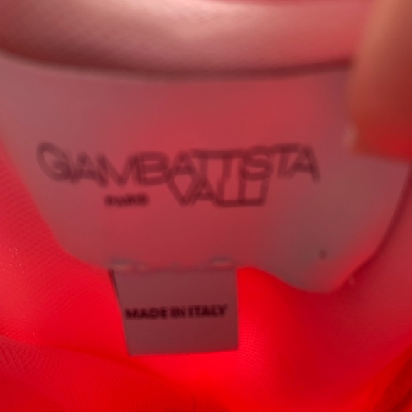 Giambattista Valli off-shoulder silk georgette gown in pink. Size 38. NWT - Picture 9 of 11